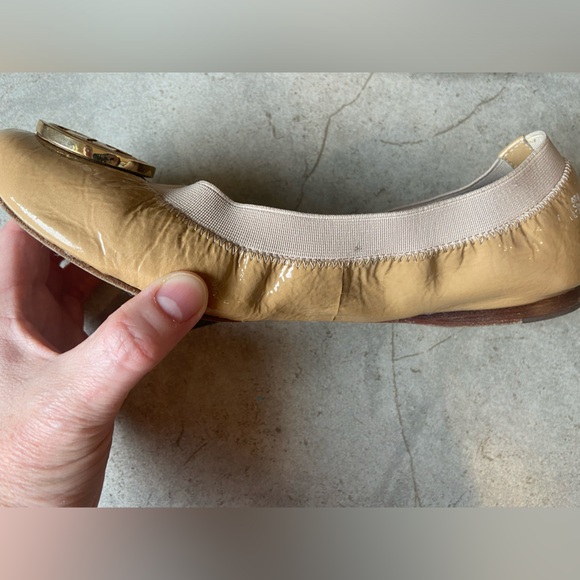 Tory Burch Caroline ballet flats! Size 7.5. Previously worn and loved! - Picture 4 of 6
